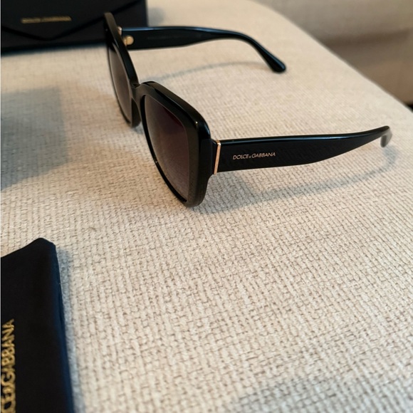Dolce & Gabbana Elegant Black Cat-Eye Sunglasses main image 4